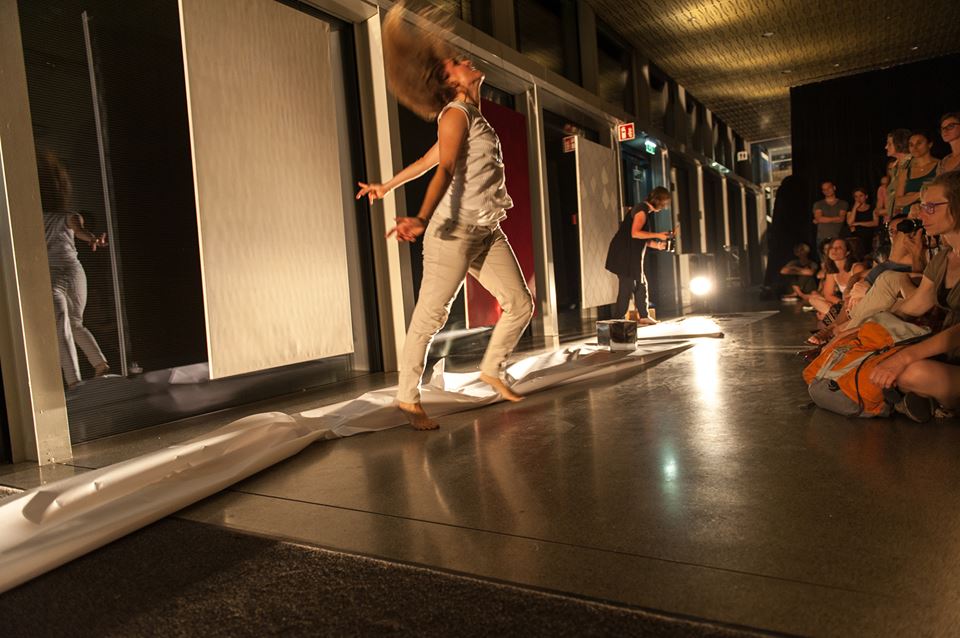 Rote Stille Performance Bühnenwerkstatt 2016